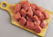 Viande bovine Bourguignon à mijoter - Géant Casino à Lyon Viande bovine Bourguignon à mijoter en promo chez Géant Casino Lyon à 4,95 €