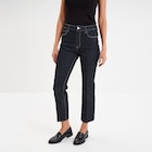 Jeans droit taille haute cropped denim brut femme en promo chez La Halle Jeans droit taille haute cropped denim brut femme dans le catalogue La Halle