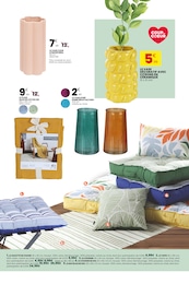 Offre Couches dans le catalogue Stokomani du moment à la page 29