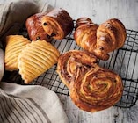 Assortiment de viennoiseries pur beurre x8 en promo chez Intermarché Assortiment de viennoiseries pur beurre x8 dans le catalogue Intermarché