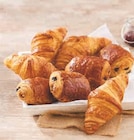 Promo 4 pains au chocolat + 4 croissants à 3,84 € dans le catalogue U Express à Le Mesnil-Au-Val