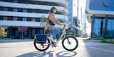 Vélo de ville électrique crosscity v2 à 1 099,99 € dans le catalogue Intersport