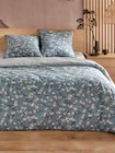 Promo Parure housse de couette 2 personnes et 2 taies d'oreiller sakura à 13,97 € dans le catalogue Intermarché à Mâcon