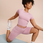 La Halle Mende - Promo T-shirt de sport court ajusté mauve femme Promo T-shirt de sport court ajusté mauve femme à 9,99 € dans le catalogue La Halle à Mende
