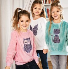 Ernstings family Mönchengladbach - Plüschpullover Plüschpullover Angebot bei Ernstings family Mönchengladbach im Prospekt "ANGEBOTE ZUM STRAHLEN!"