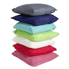 Promo Oreiller carré couleur uni 60x60xÉp15cm (10 modèles) à 6,99 € dans le catalogue Gifi à Vézannes