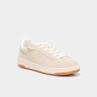 Promo Tennis basses à lacets sable femme à 27,99 € dans le catalogue La Halle à Nevers