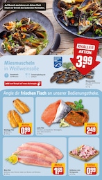 Lachsfilet im REWE Prospekt "Dein Markt" auf Seite 30