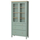 Vitrine mit 3 Schubladen graugrün/hellbraun lasiert von HEMNES für 399,00 € bei IKEA im Angebot Vitrine mit 3 Schubladen graugrün/hellbraun lasiert von HEMNES im aktuellen IKEA Prospekt