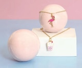 Boule de bain Kawaii 150gr + bracelet surprise - Maxi Bazar Boule de bain Kawaii 150gr + bracelet surprise à 5,99 € dans le catalogue Maxi Bazar