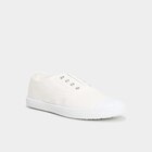 La Halle Langres - Promo Tennis basses en toile à enfiler blanc femme Promo Tennis basses en toile à enfiler blanc femme à 7,99 € dans le catalogue La Halle à Langres