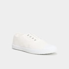 Promo Tennis basses en toile à enfiler blanc femme à 7,99 € dans le catalogue La Halle à Thiais
