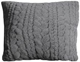 Jacquard-Sherpa-Deko-Kissen für 5,99 € bei Penny im Angebot Jacquard-Sherpa-Deko-Kissen im aktuellen Penny Prospekt