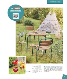 Offre Chaise de jardin enfant dans le catalogue Jardiland du moment à la page 31