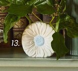 Vase marguerite dans le catalogue Maisons du Monde