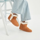 Bottines fourrées marron femme en promo chez La Halle Bottines fourrées marron femme dans le catalogue La Halle