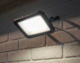 Projecteur LED YONKERS - INSPIRE - Weldom à Bezons Projecteur LED YONKERS - INSPIRE en promo chez Weldom Bezons à 27,90 €