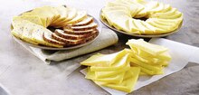 Assiette raclette franc comtoise 3 saveurs (Morbier AOP - ortie - Paprika moutarde) ou Assiette raclette franc comtoise lait cru ou Assiette raclette franc comtoise mixte (lait cru - poivre - moutarde) - Géant Casino à Angers Assiette raclette franc comtoise 3 saveurs (Morbier AOP - ortie - Paprika moutarde) ou Assiette raclette franc comtoise lait cru ou Assiette raclette franc comtoise mixte (lait cru - poivre - moutarde) en promo chez Géant Casino Angers à 6,68 €