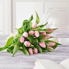 Bouquet de 15 tulipes à 5,49 € dans le catalogue Carrefour