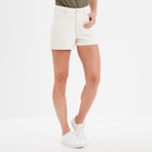 La Halle Perpignan - Promo Short mom coton Creeks blanc femme Promo Short mom coton Creeks blanc femme à 19,99 € dans le catalogue La Halle à Perpignan