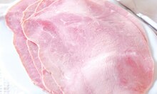 Jambon cuit supérieur filière qualité - Carrefour Market à La Courneuve Jambon cuit supérieur filière qualité en promo chez Carrefour Market La Courneuve à 4,20 €