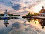 Kanadische Ferienhäuser, Champagnerkeller und Wasserabenteuer auf einem wundervollen See Angebote von Le Lac d'Ailette bei Center Parcs Reutlingen für 369,00 €