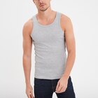 Débardeur droit coton bretelles larges gris homme - La Halle Débardeur droit coton bretelles larges gris homme à 6,99 € dans le catalogue La Halle