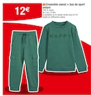 Promo Ensemble sweat + bas de sport enfant à 12,00 € dans le catalogue Carrefour à Toul