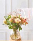 Bouquet Vase Rose en promo chez U Express La Rochelle à 19,99 €