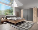 Schlafzimmer im Möbel Inhofer Prospekt zum Preis von 1.598,00 €