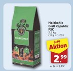 Holzkohle im Angebot bei combi in Paderborn Holzkohle Angebote von Grill Republic bei combi Paderborn für 2,99 €