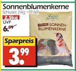 Schwarze Sonnenblumenkerne im Angebot bei Wreesmann in Buxtehude Schwarze Sonnenblumenkerne Angebote von Nature Garden bei Wreesmann Buxtehude für 3,99 €
