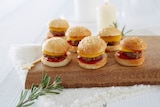 6 MINI BURGERS - MIX BUFFET - Auchan Hypermarché 6 MINI BURGERS - MIX BUFFET à 7,99 € dans le catalogue Auchan Hypermarché
