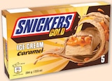 Barres glacées gold saveur caramel, cacahuètes et caramel tendre x5 - SNICKERS dans le catalogue Netto