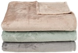 Mikrofaser Kuscheldecke im Angebot bei REWE in Chemnitz Mikrofaser Kuscheldecke Angebote von VIVESS bei REWE Chemnitz für 7,99 €