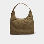 Sac effet suédine zippé grand format vert kaki femme dans le catalogue La Halle