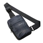 Volkswagen Zeitz - Schultertasche Schwarz, GTI Kollektion 2024 Angebot im Prospekt Schultertasche Schwarz, GTI Kollektion 2024 bei Volkswagen im Zeitz Prospekt für 32,90 €