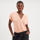 T-shirt col tunisien manches courtes rose saumon femme à 15,99 € dans le catalogue La Halle