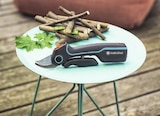 SÉCATEUR RECHARGEABLE SANS FIL ASSISTCUT - GARDENA dans le catalogue Truffaut