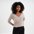 La Halle Pessines - Promo Pull col en V manches longues beige femme Promo Pull col en V manches longues beige femme à 12,99 € dans le catalogue La Halle à Pessines