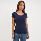 La Halle Cogolin - Promo T-shirt coton col rond manches courtes bleu marine femme Promo T-shirt coton col rond manches courtes bleu marine femme à 3,99 € dans le catalogue La Halle à Cogolin