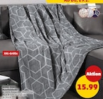 Kuscheldecke im Angebot bei Penny in Halle Kuscheldecke Angebote von HOME IDEAS bei Penny Halle für 15,99 €
