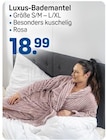 Luxus-Bademantel für 18,99 € bei Rossmann im Angebot Luxus-Bademantel im aktuellen Rossmann Prospekt