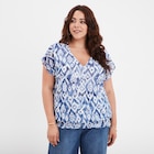 La Halle Perpignan - Promo T-shirt manches courtes taille smockée bleu electrique femme grande taille Promo T-shirt manches courtes taille smockée bleu electrique femme grande taille à 25,99 € dans le catalogue La Halle à Perpignan