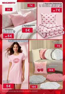 Kissen im Woolworth Prospekt "Aktuelle Angebote" mit 38 Seiten (Fürth)