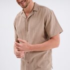 Chemise gaze de coton manches courtes taupe homme - La Halle Chemise gaze de coton manches courtes taupe homme à 25,99 € dans le catalogue La Halle