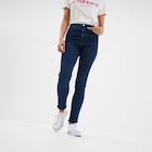 Jeans skinny taille haute denim brut femme en promo chez La Halle Jeans skinny taille haute denim brut femme dans le catalogue La Halle