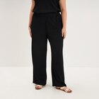 Pantalon effet gaufré fluide noir femme grande taille à 19,99 € dans le catalogue La Halle