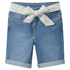 Mädchen Jeansshorts mit Stoffgürtel bei Ernstings family im Wentorf Prospekt für 15,99 €