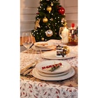 La nappe "Feuilles de Noël" - TEX HOME dans le catalogue Carrefour Market